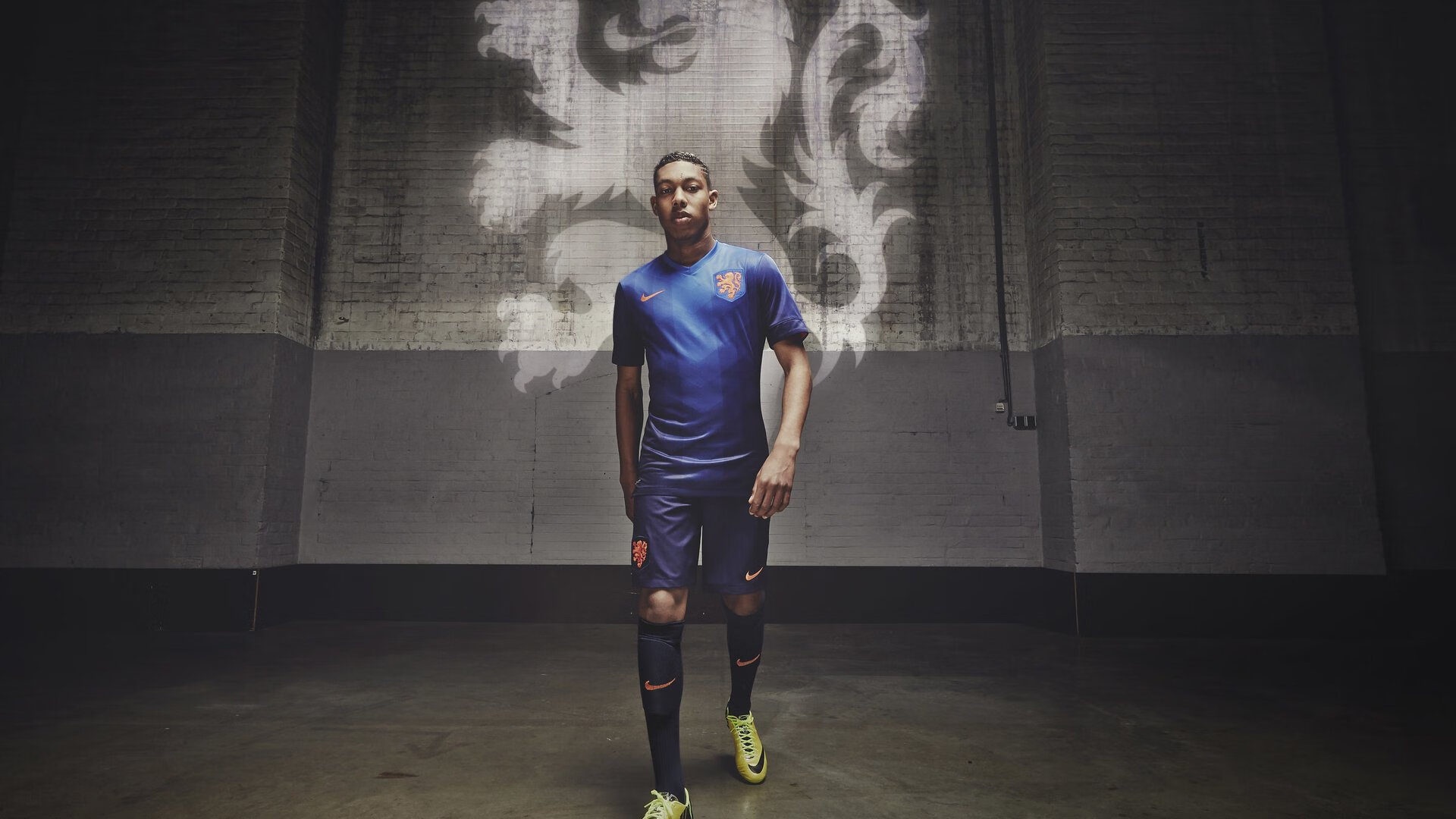 乌拉圭队中场罗德里格斯在巴黎奥运会上展现出强大的组织能力，乌拉圭罗德里格斯世界波